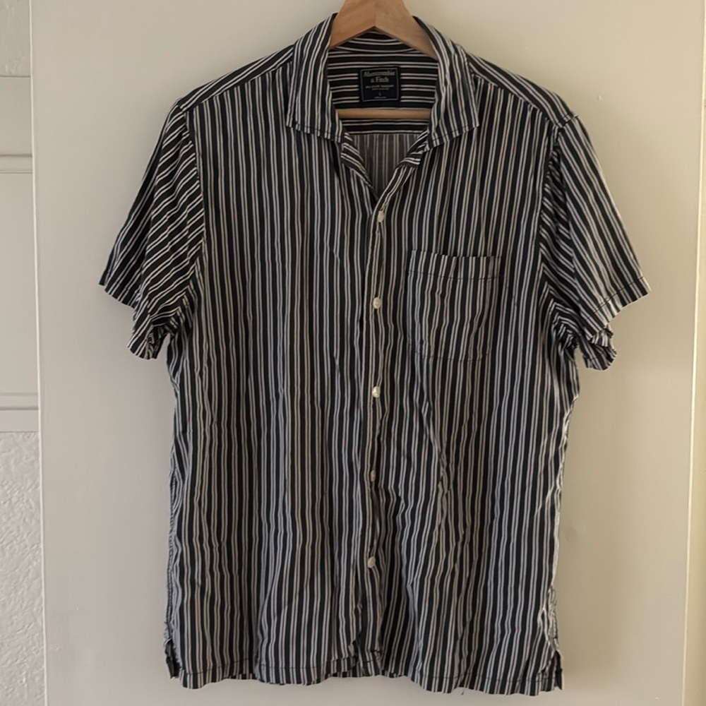 Abercrombie & Fitch Stripes Short-Sleeve Button Down Shirt size Large